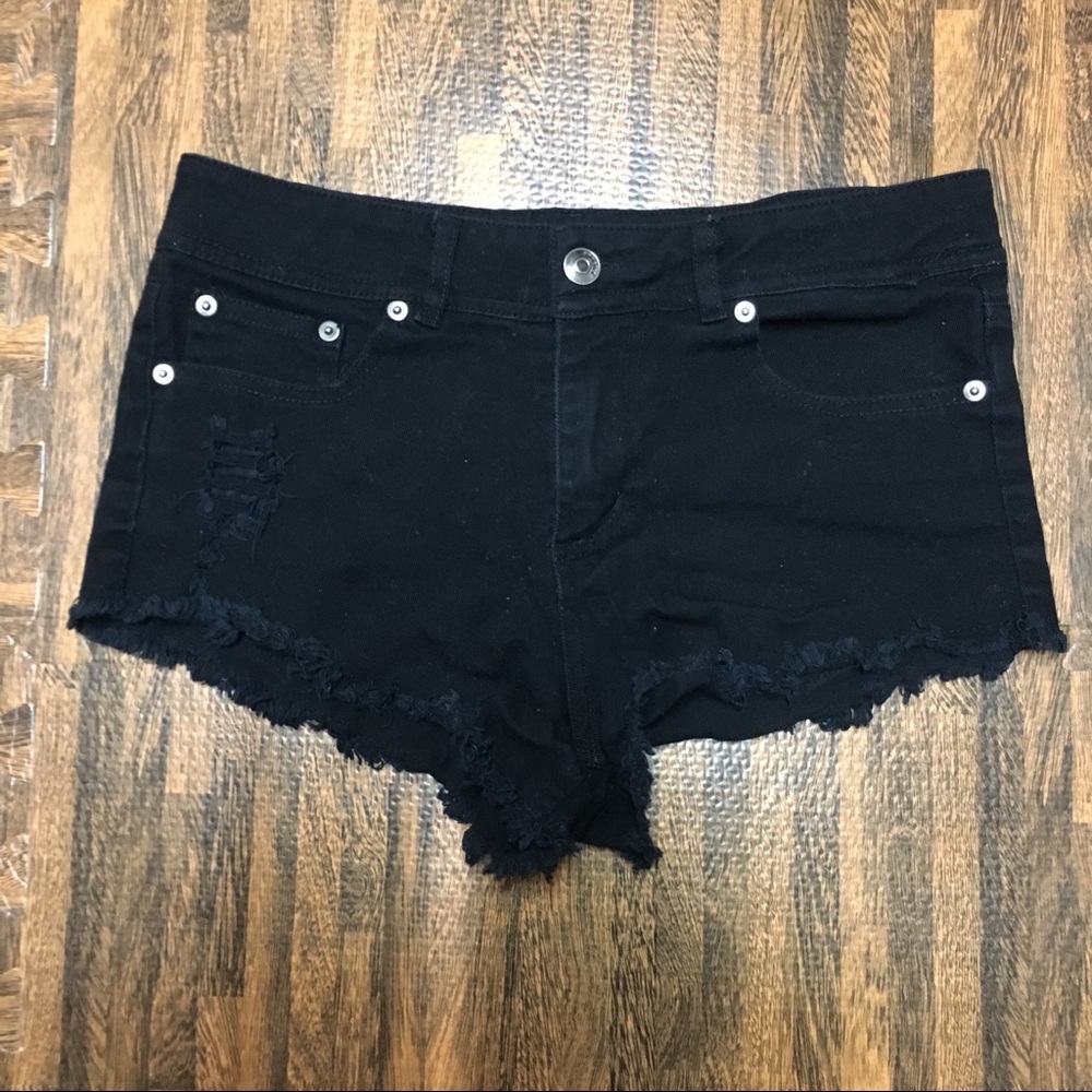 BLACK SHORTS